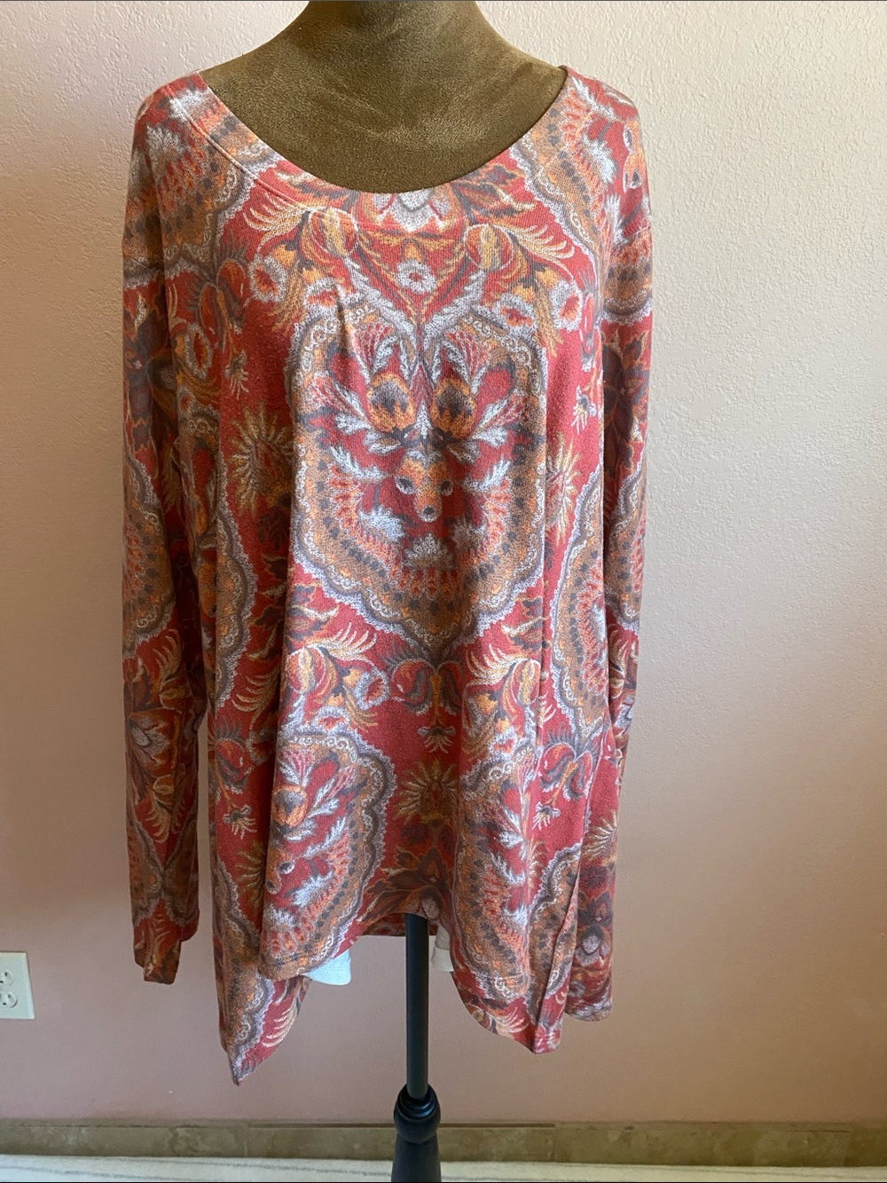 SOFT SURROUNDINGS Coral Paisley Long Sleeve Scoop Neck Top